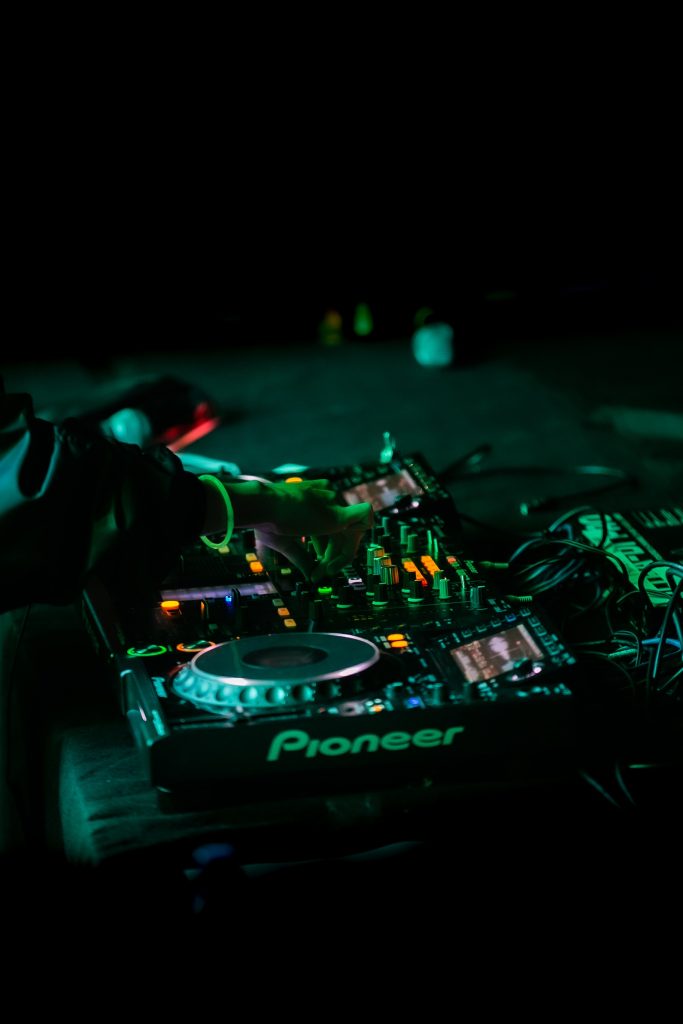 ¿Cómo funciona el limitador de sonido cap21 Advanced?