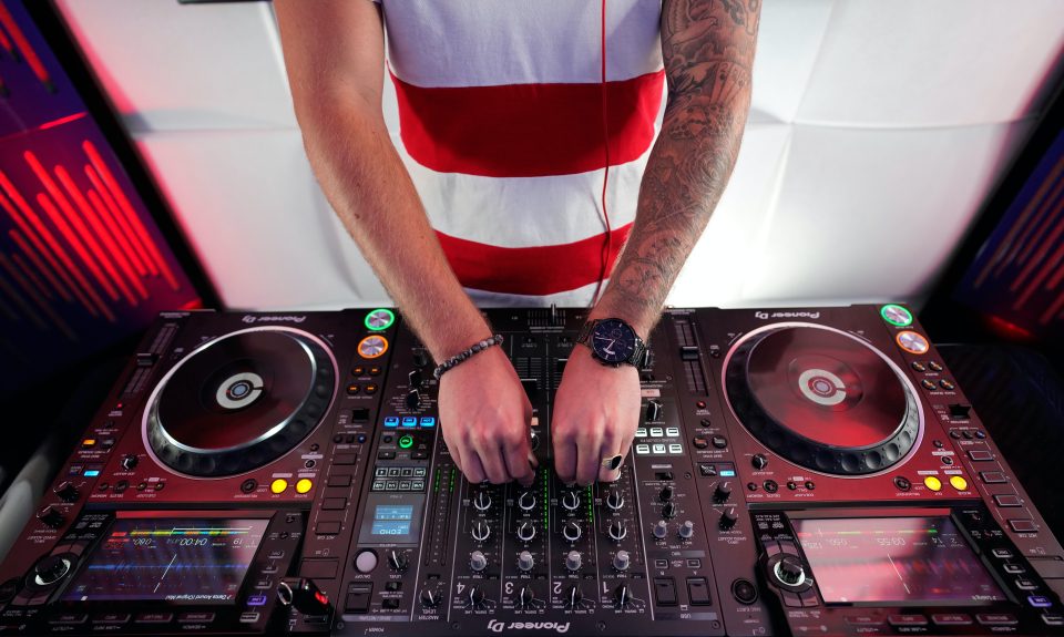 La Importancia del Limitador de Sonido para DJs